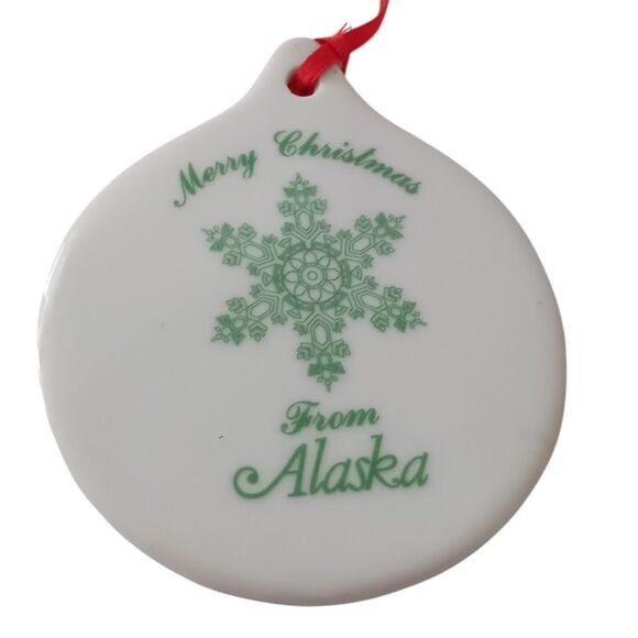 Vintage ALASKA Ceramic Ornament Christmas Porcelain Ice Skating Bear Round 90s. - Picture 7 of 13
